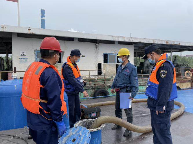 九江海事局湖口海事处强化危险品船舶作业检查